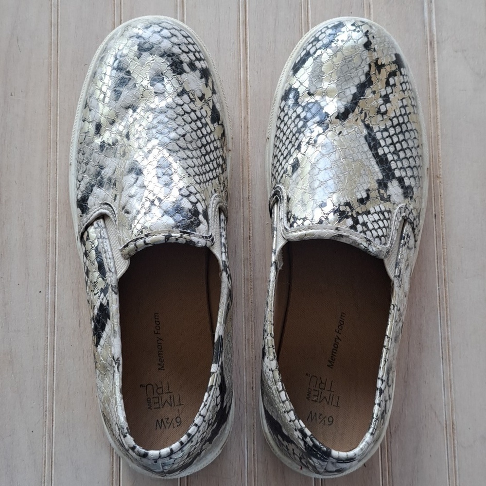 Time and Tru Girl Animal Print Gold Shiny Slip On Sneakers